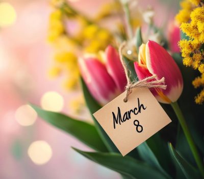 La mulți ani! Sa aveți o zi frumoasă de 8